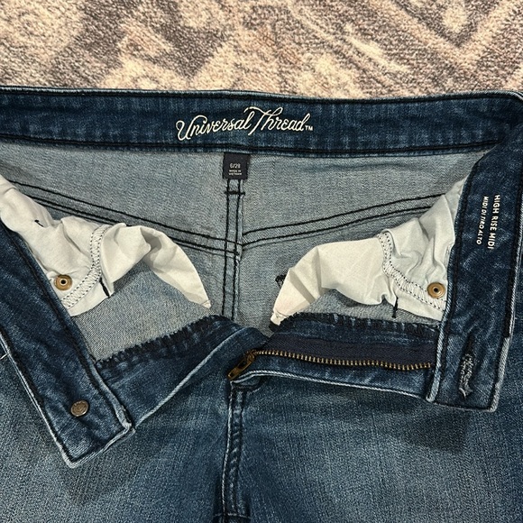 Universal Thread Jean Shorts - Picture 2 of 3